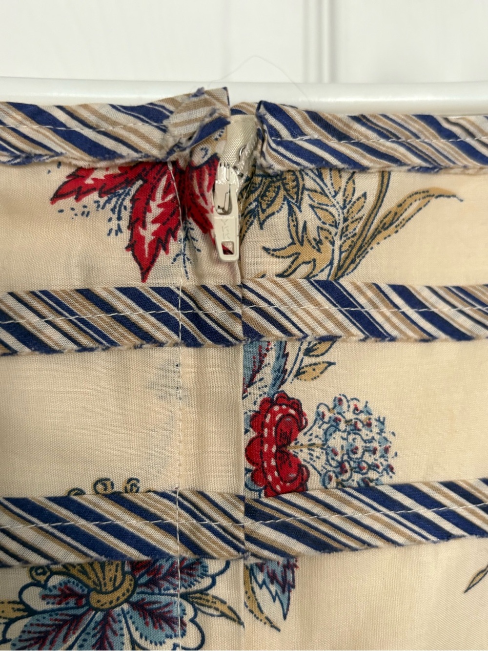 BCBGMaxAzria Cream Maxi Dress with Red & Blue Floral Print - Picture 6 of 9